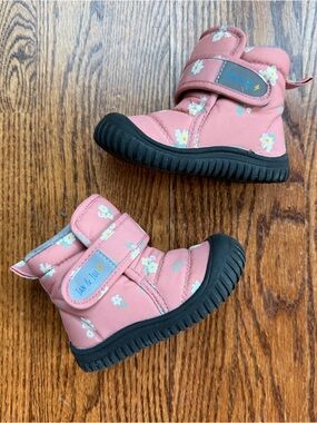 Jan & Jul Insulated Ankle Boots in Apricot Flower Sz 5